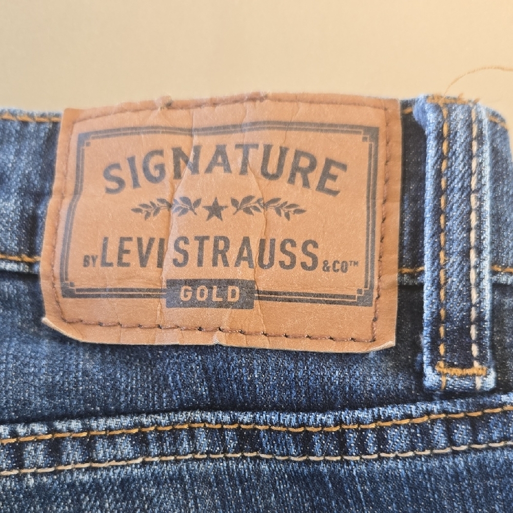 Levi's Blue Bootcut Jeans for Men - Picture 2 of 14
